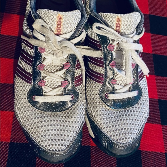 adidas Shoes - Adidas women’s sneaker, size 6.5